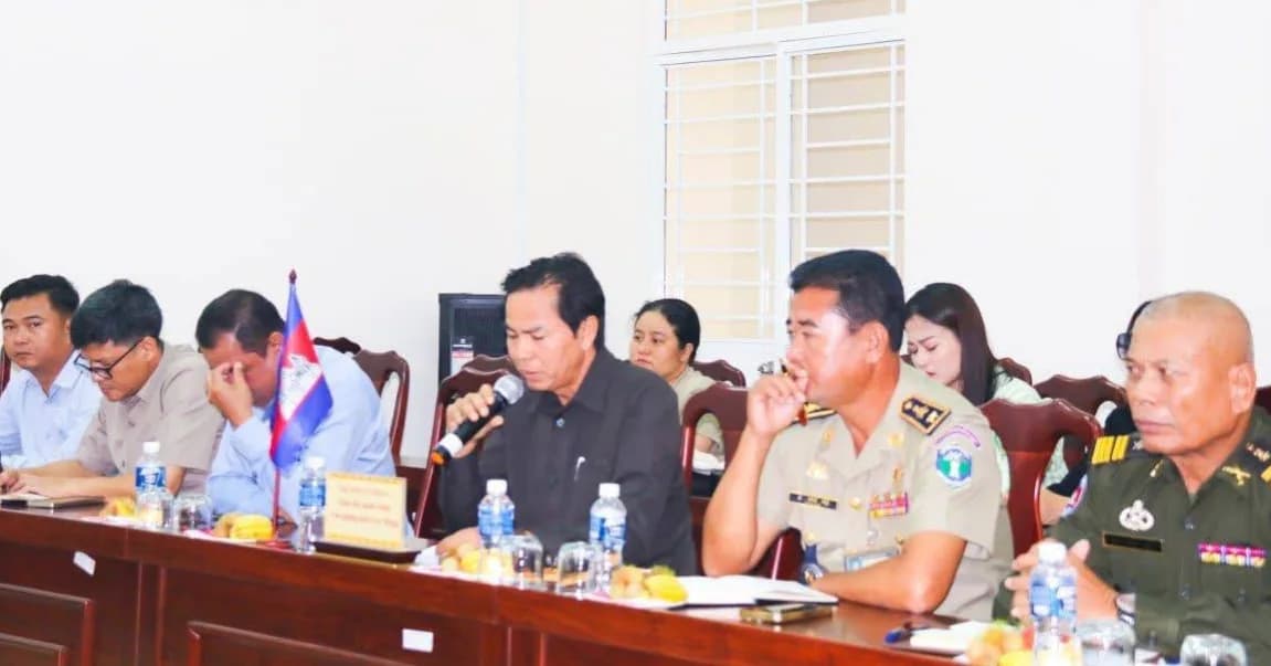កិច្ចប្រជុំពិភាក្សាការងារទាក់ទងការតម្លើងកម្រិតច្រកទ្វារតំបន់ព្រំដែន ការពិនិត្យបើកច្រកទ្វារ បន្ថែមដើម្បីសម្រួលនៅលើការដឹកជញ្ជូនកសិផលស្រូវ ពីខេត្តស្វាយរៀង ទៅខេត្តតៃនិញ