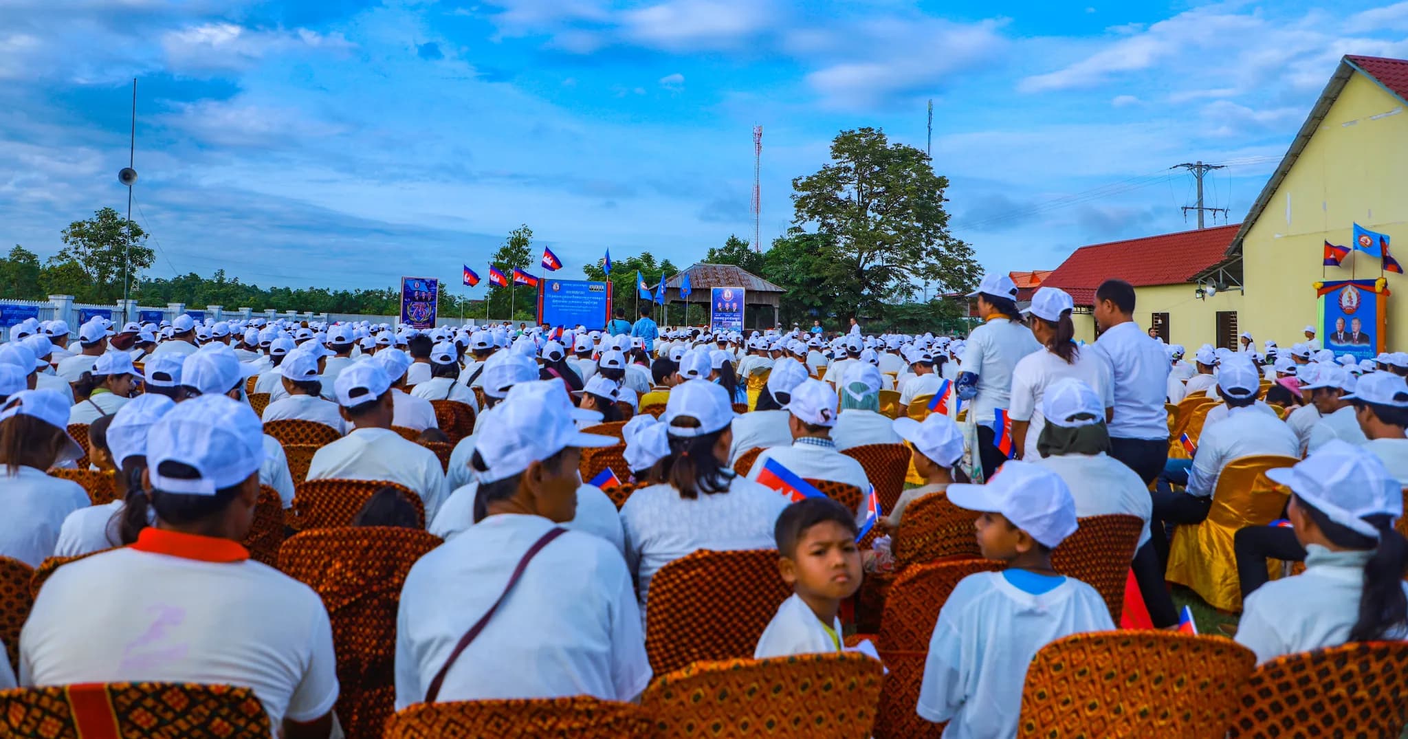 គណបក្សប្រជាជនកម្ពុជាឃុំក្បាលរមាស ស្រុកសេសាន ប្រកាសបញ្ចូលសមាជិកថ្មីជាង១ពាន់នាក់