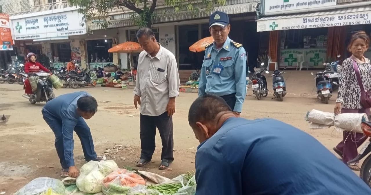 អាជ្ញាធរក្រុងកំពង់ចាម បន្តចុះរៀបចំសណ្តាប់ធ្នាប់សាធារណៈ នៅគោលដៅ ផ្សារបឹងកុក