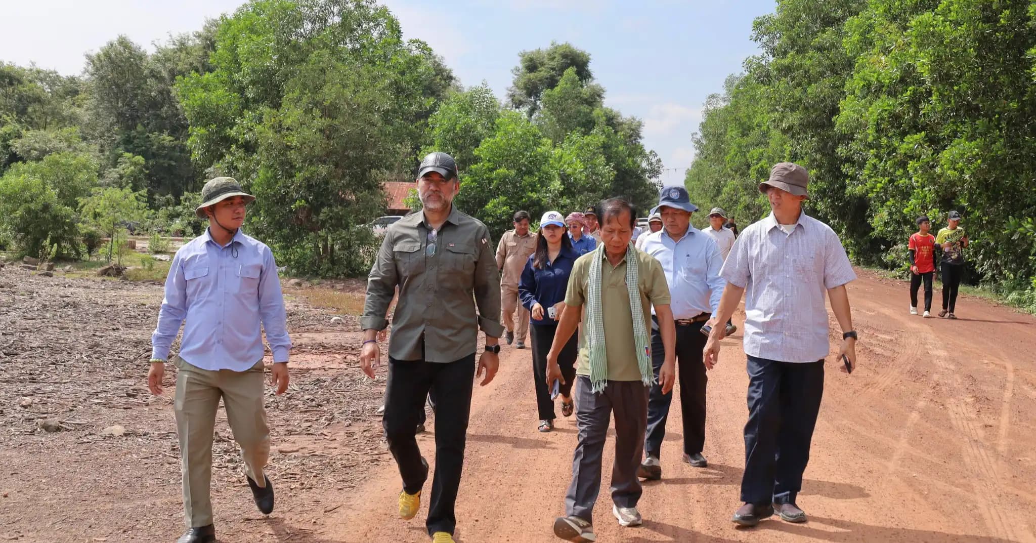 ក្រុមការងារក្រសួងកសិកម្ម រុក្ខាប្រមាញ់ និងនេសាទ ចុះពិនិត្យ និងកំណត់ព្រំប្រទល់ដី ចំនួន ០៤ទីតាំង នៅស្រុករមាសហែក