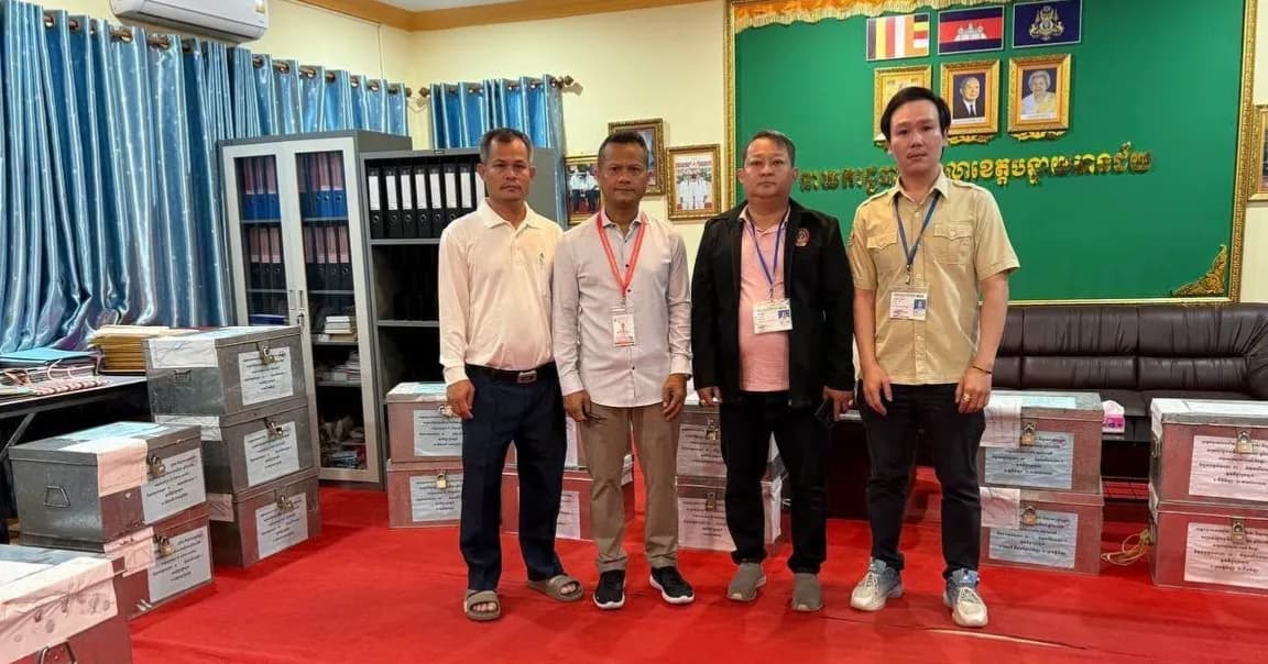 ប្រធានមន្ទីរអប់រំខេត្តបន្ទាយមានជ័យ ដឹកជញ្ជូនសំណុំកិច្ចការប្រឡងចំនួន ៤៣ហឹប ឆ្ពោះទៅកាន់វិទ្យាល័យព្រះស៊ីសុវត្ថិ