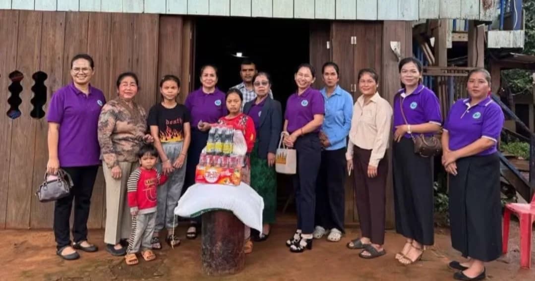 សមាគមនារីខេត្តមណ្ឌលគិរី ចុះសួរសុខទុក្ខ និងនាំយកអំណោយជូនក្មេងកំព្រាគ្មានទីពឹង ៣នាក់បងប្អូន នៅស្រុកអូររាំង