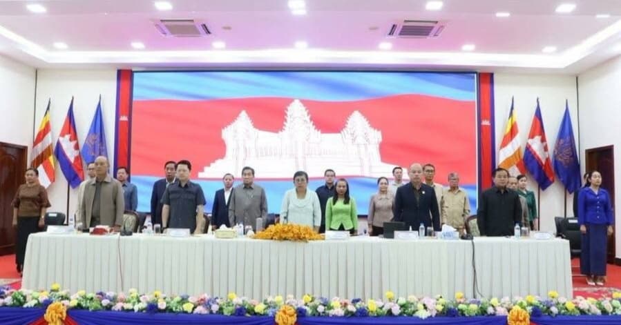 ថ្នាក់ដឹកនាំខេត្តស្វាយរៀង អញ្ជើញចូលរួមកិច្ចប្រជុំបូកសរុបលទ្ធផលការងារប្រចាំឆមាសទី១ និងទិសដៅអនុវត្តបន្តឆមាសទី២ ឆ្នាំ២០២៥