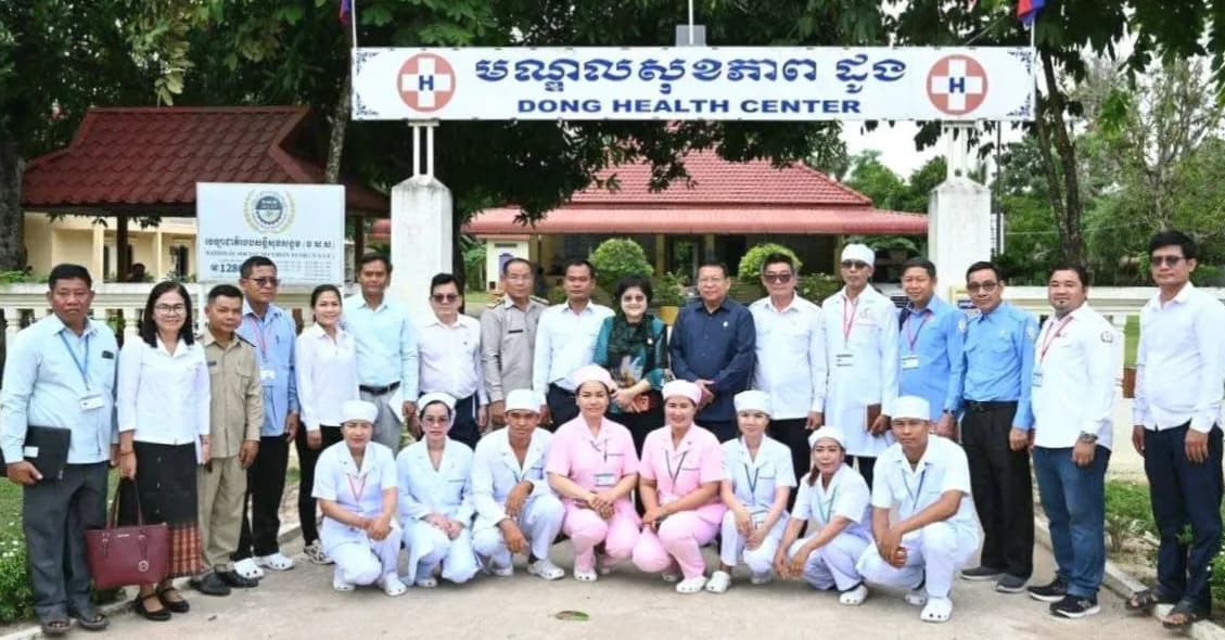 លោកជំទាវវេជ្ជបណ្ឌិត ឱ វណ្ណឌីន ចុះពិនិត្យការងារ និងសកម្មភាពបម្រើសេវា នៅមណ្ឌលសុខភាពឃុំដូង ស្រុករមាសហែក