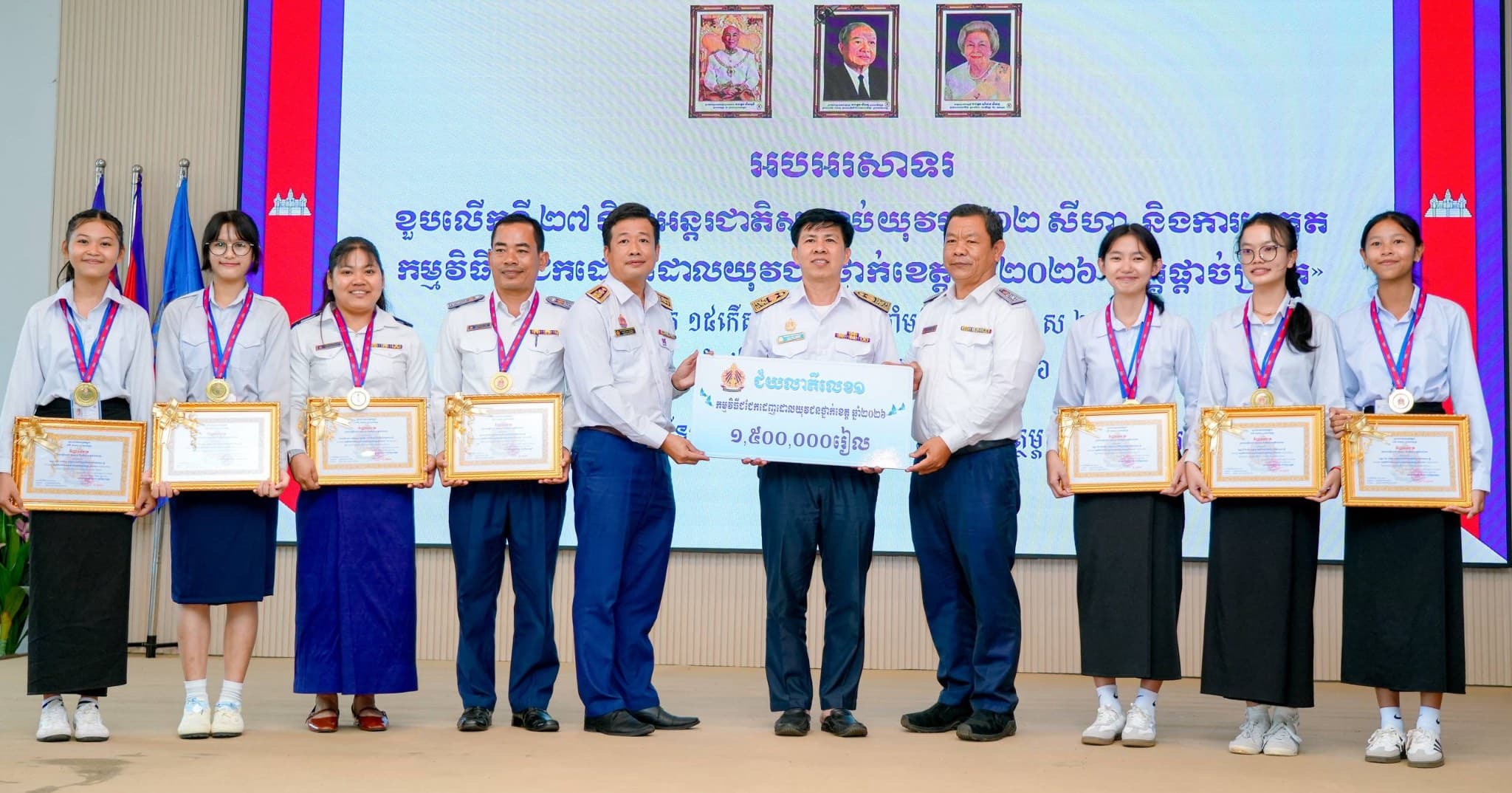 មិនធម្មតា! សិស្សវិទ្យាល័យ ប៊ុនរ៉ានីហ៊ុនសែន ស្ពឺ ឈ្នះជ័យលាភីលេខ១ ក្នុងការប្រកួតជជែកដេញដោលថ្នាក់ខេត្ត ឆ្នាំ២០២៦